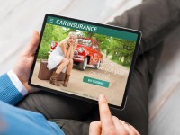 man-buying-car-insurance-online_746318-5023-1.jpg